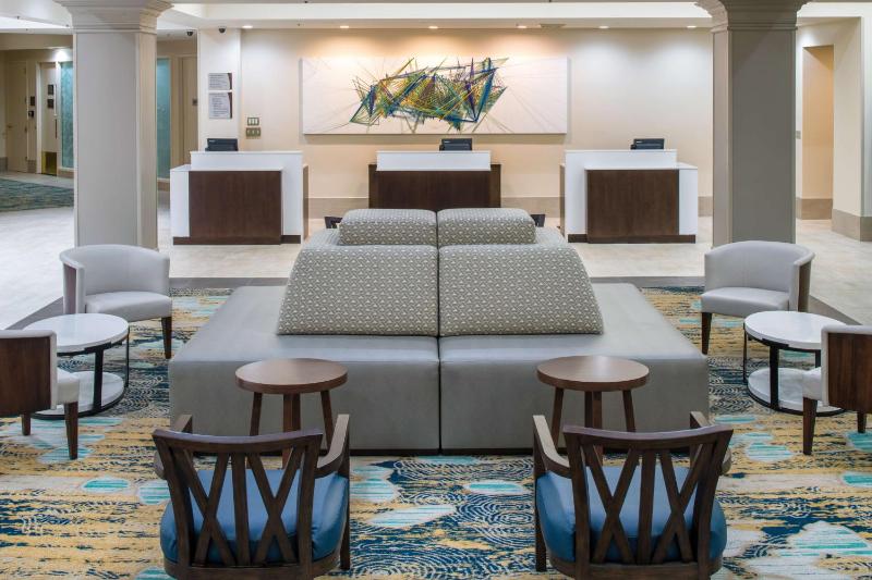 Embassy Suites By Hilton Hotel Seattle-Tacoma International Airport - image 4