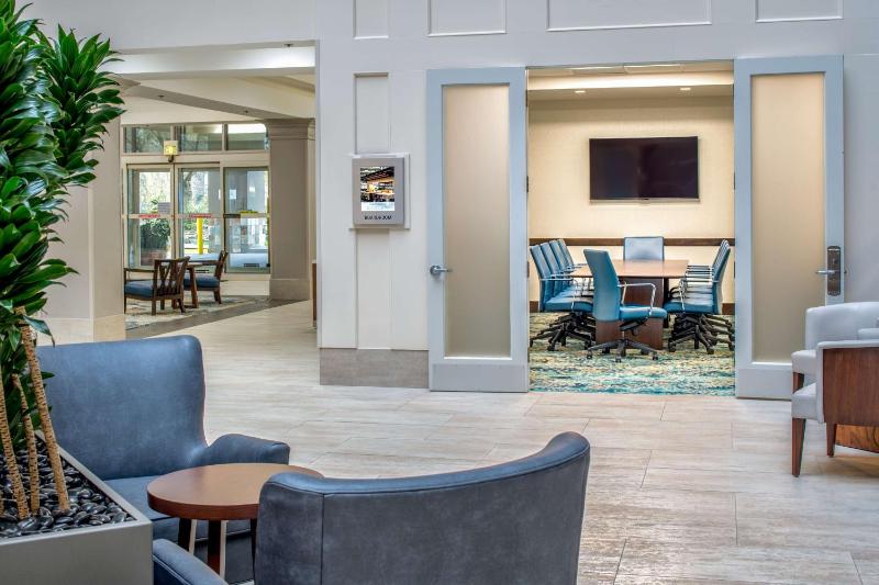 Embassy Suites By Hilton Hotel Seattle-Tacoma International Airport - image 5
