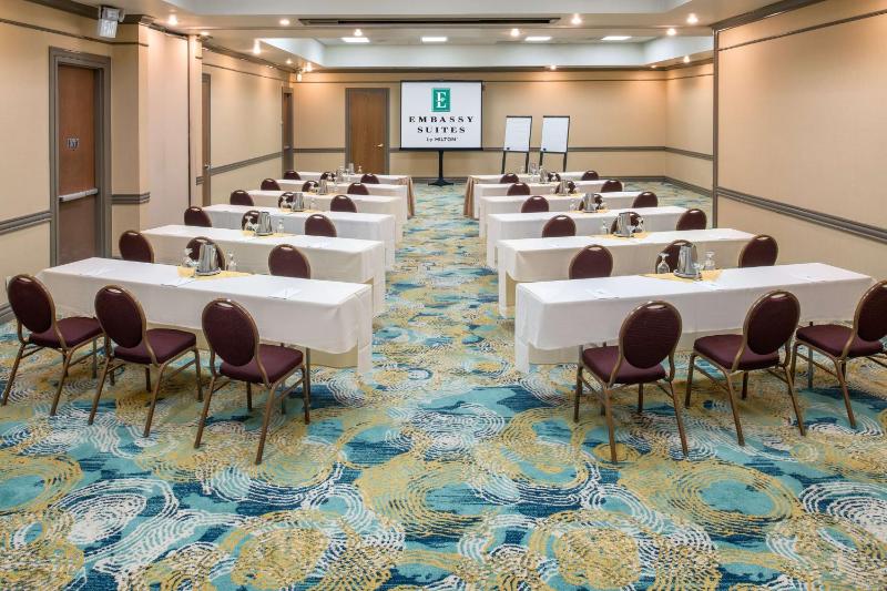 Embassy Suites By Hilton Hotel Seattle-Tacoma International Airport - image 7