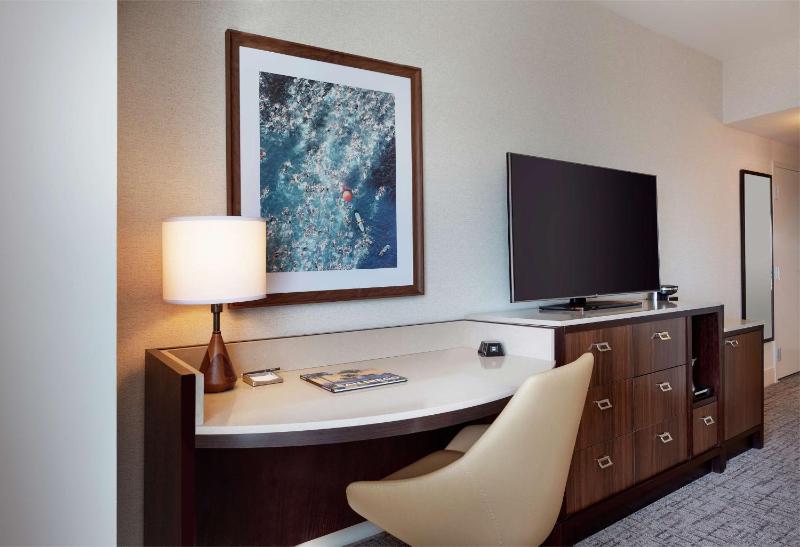 Bridge View King Room image 1
