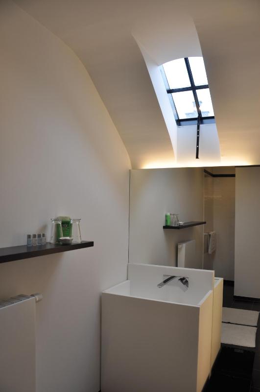 Double Room with Private Bathroom image 2