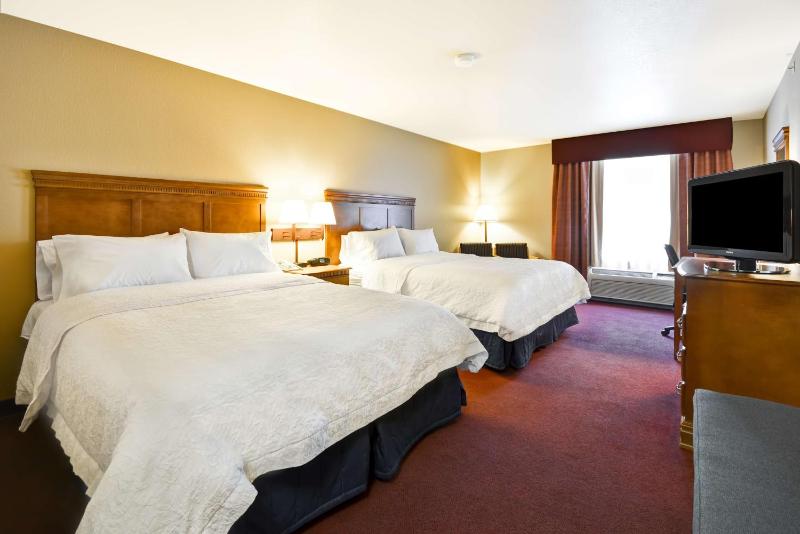 Room with Two Queen Beds - Non-Smoking image 1