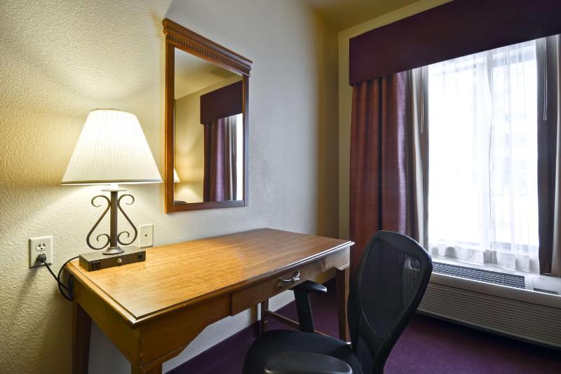 King Room with King Bed - Non-Smoking image 4