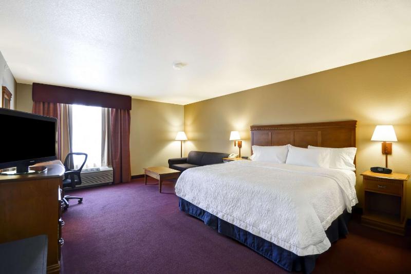 King Room with Sofa Bed and Study - Non-Smoking image 3