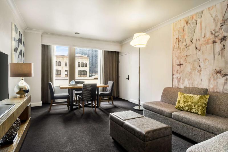 Hilton Motif Seattle - image 15
