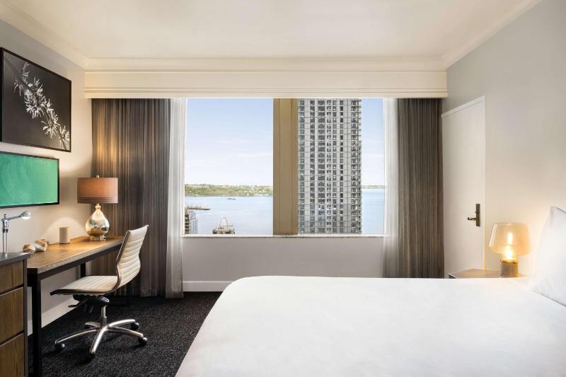 King Room with Partial Water View image 3