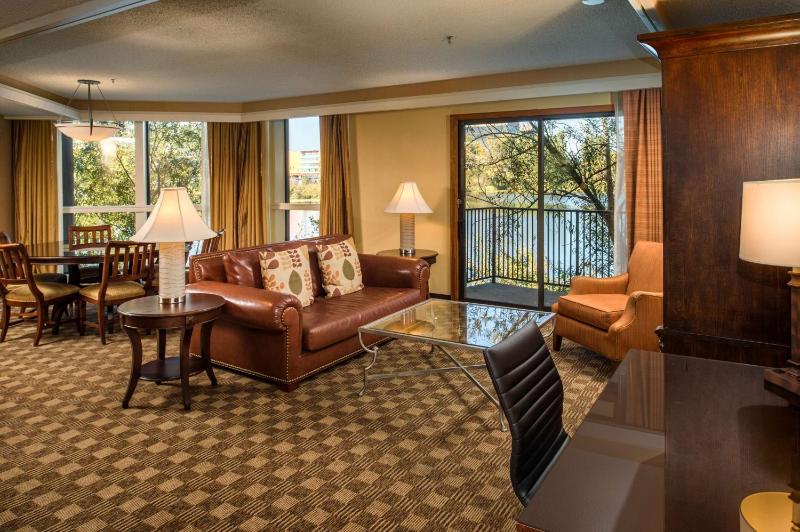 DoubleTree By Hilton Hotel Seattle Airport - image 3