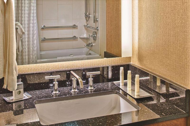 DoubleTree By Hilton Hotel Seattle Airport - image 15