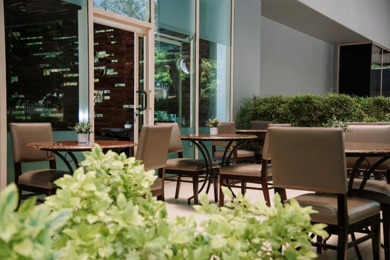 Clarion Suites Hotel Guatemala City - image 2
