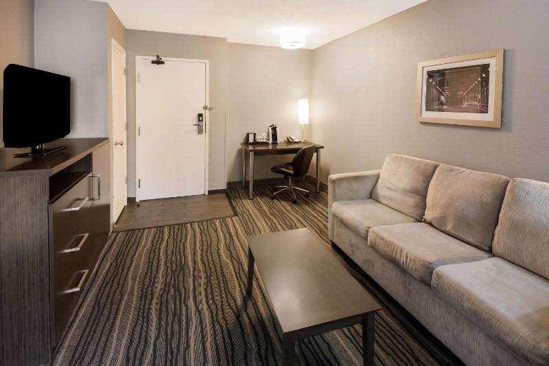 King Suite - Non Smoking image 2
