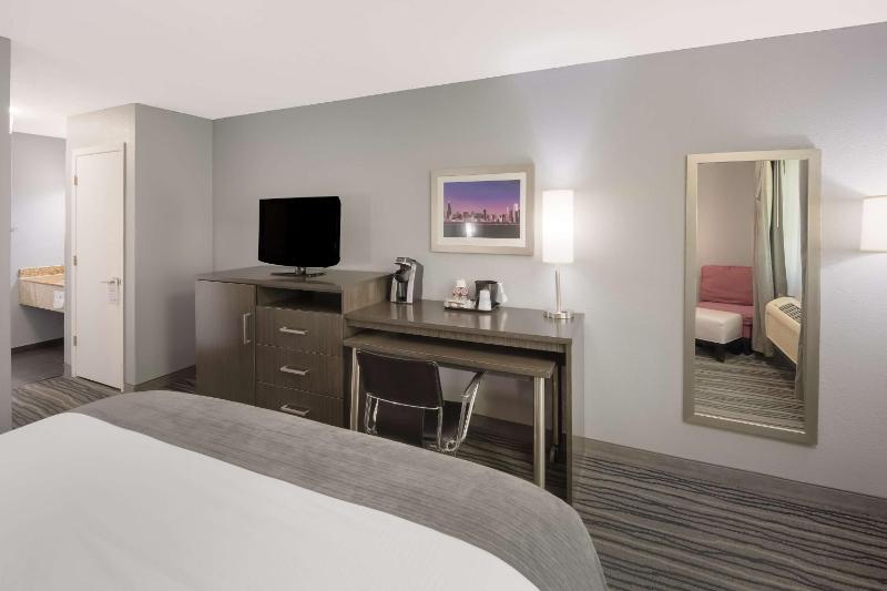 King Room - Non-Smoking image 2
