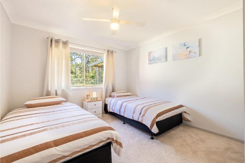 124 Rocky Point Rd - pet friendly air con Wi-Fi high chair and Cot - image 16