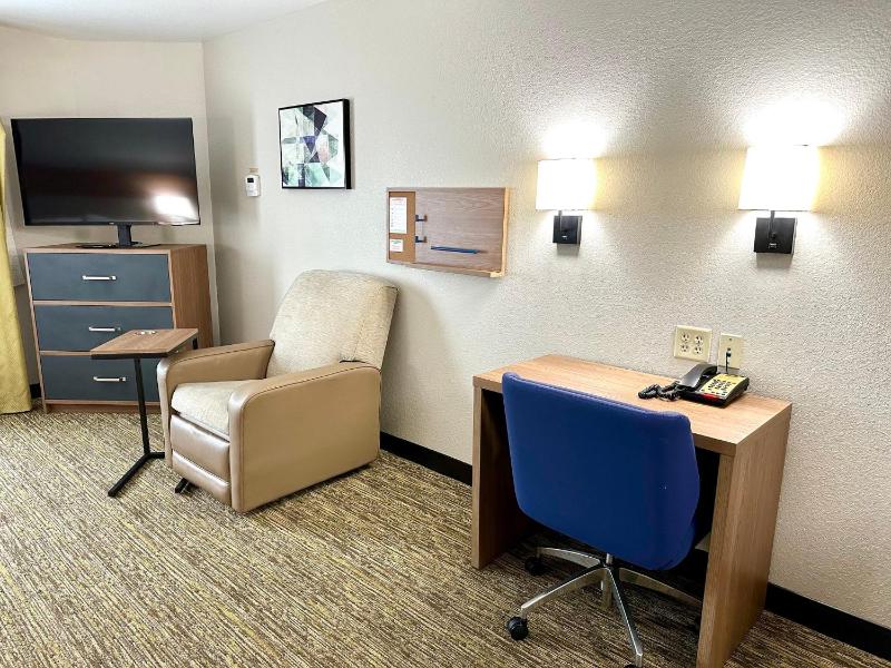 Studio Suite with Two Queen Beds image 2