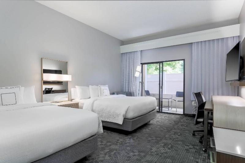 Queen Room with 2 Queen Beds image 1