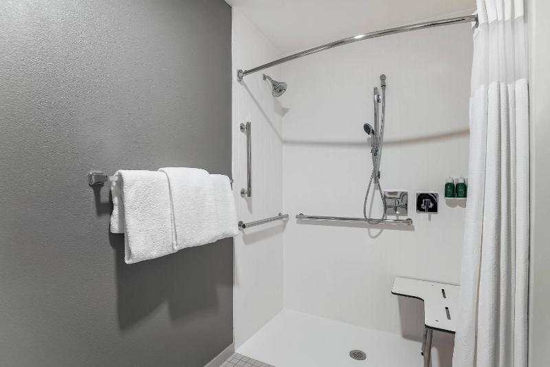 Courtyard by Marriott Tampa Brandon - image 10