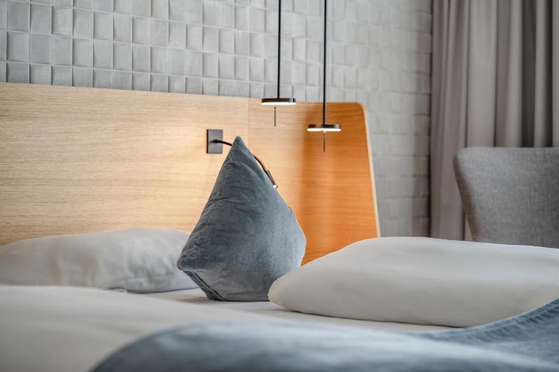 Standard Double Room image 3