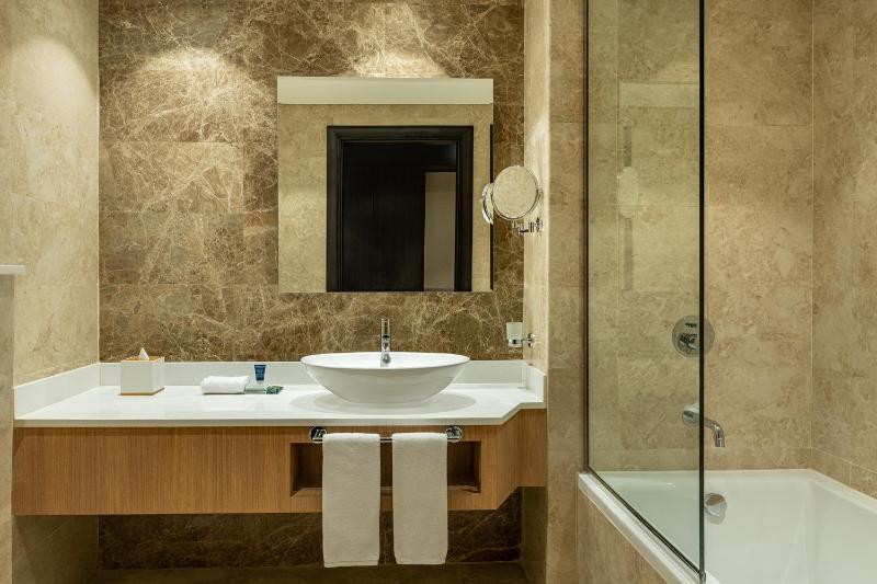 Deluxe Twin, (Comp. Shuttle to DMCC Metro, Marina Mall & JBR, 20% off on F&B outlet) image 3