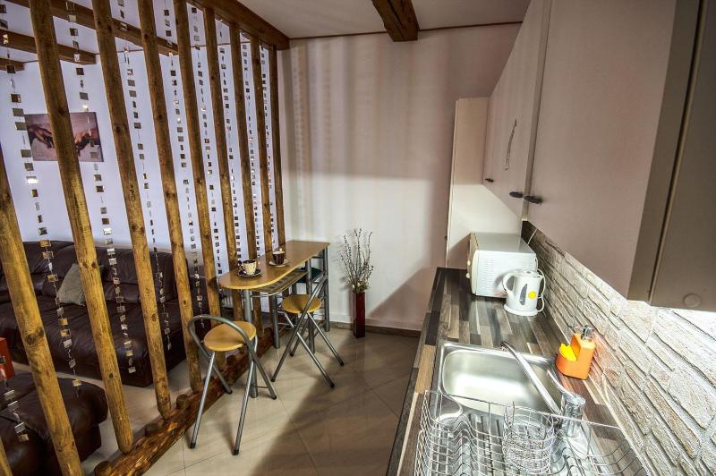 Deluxe Studio image 3