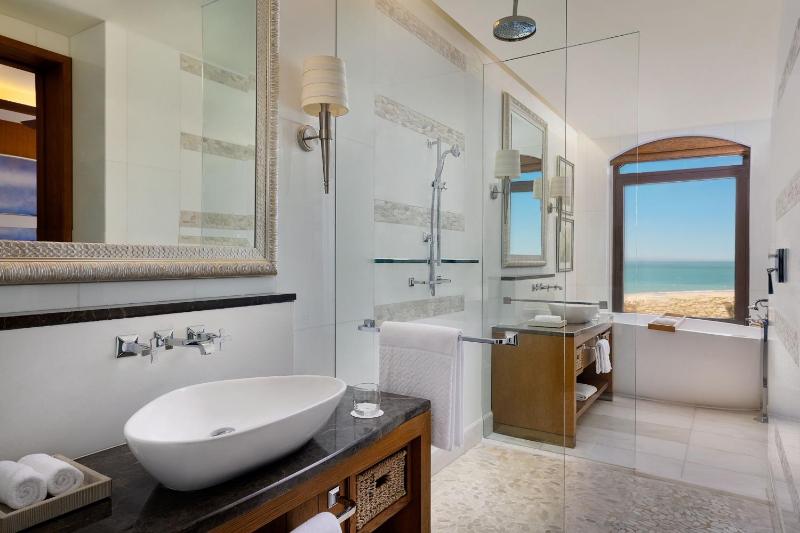 Premium Sea view Room, Guest room, 2 Queen, Sofa bed image 3