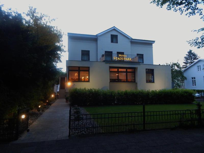 ApartHotel Stadtpark - image 41