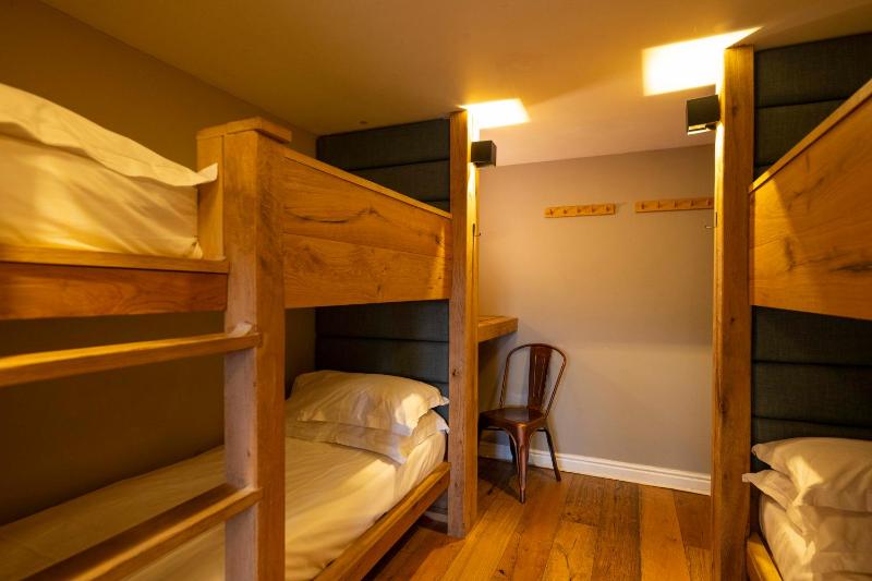 Bunk Bed in Mixed Dormitory Room image 3