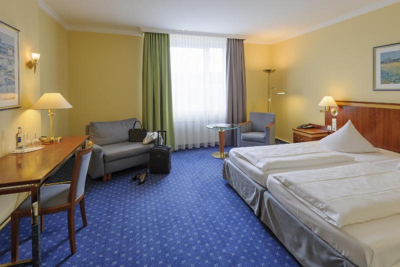 Standard Double Room image 2