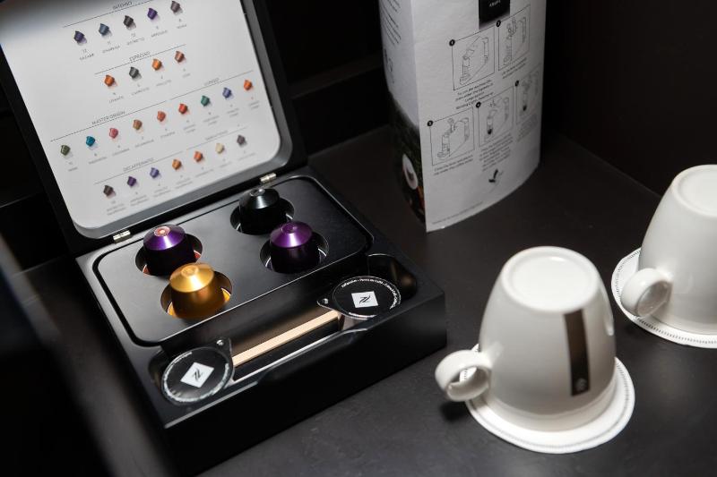 King Room with Lake View image 2