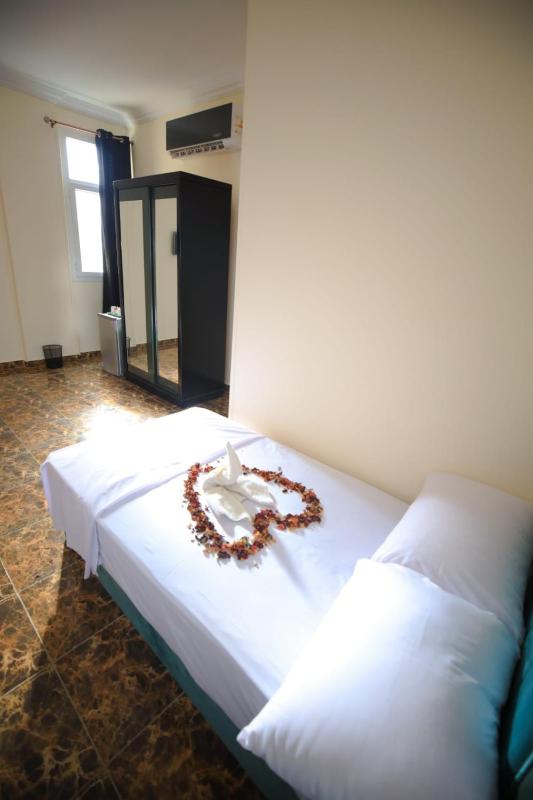 Double Room with Private Bathroom image 2