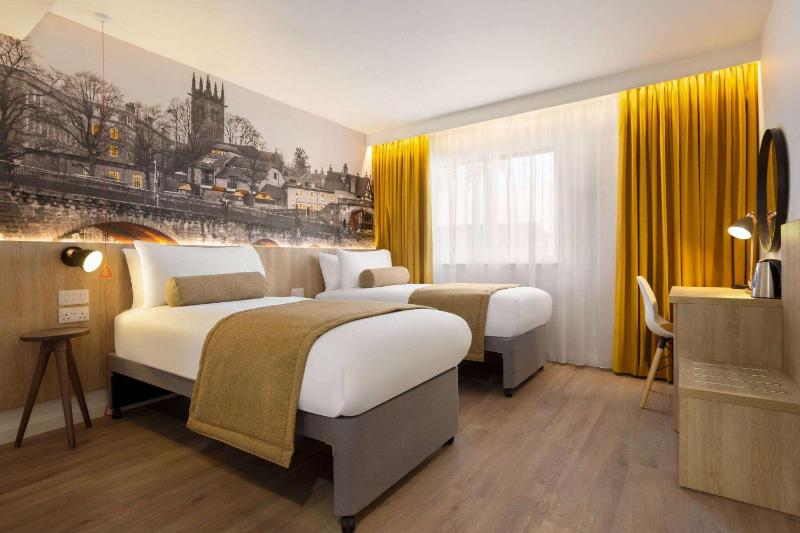Twin Room - Mobility Accessible image 4