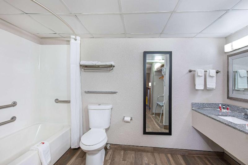 King Room - Mobility Access/Non-Smoking image 1