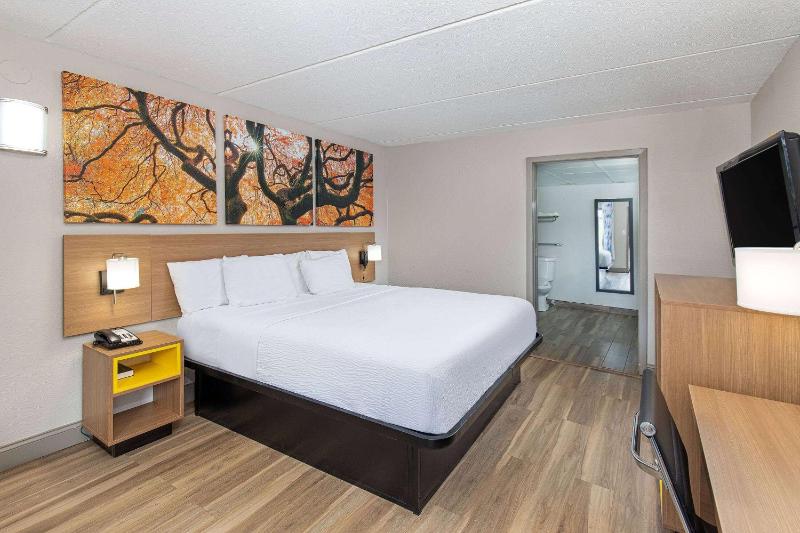 King Room - Mobility Access/Non-Smoking