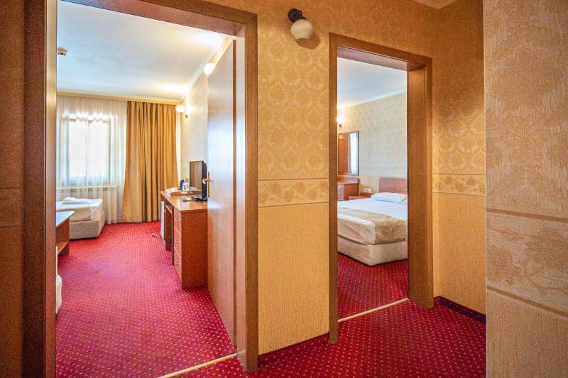 Junior Suite with Balcony - Free Relax Zone image 3
