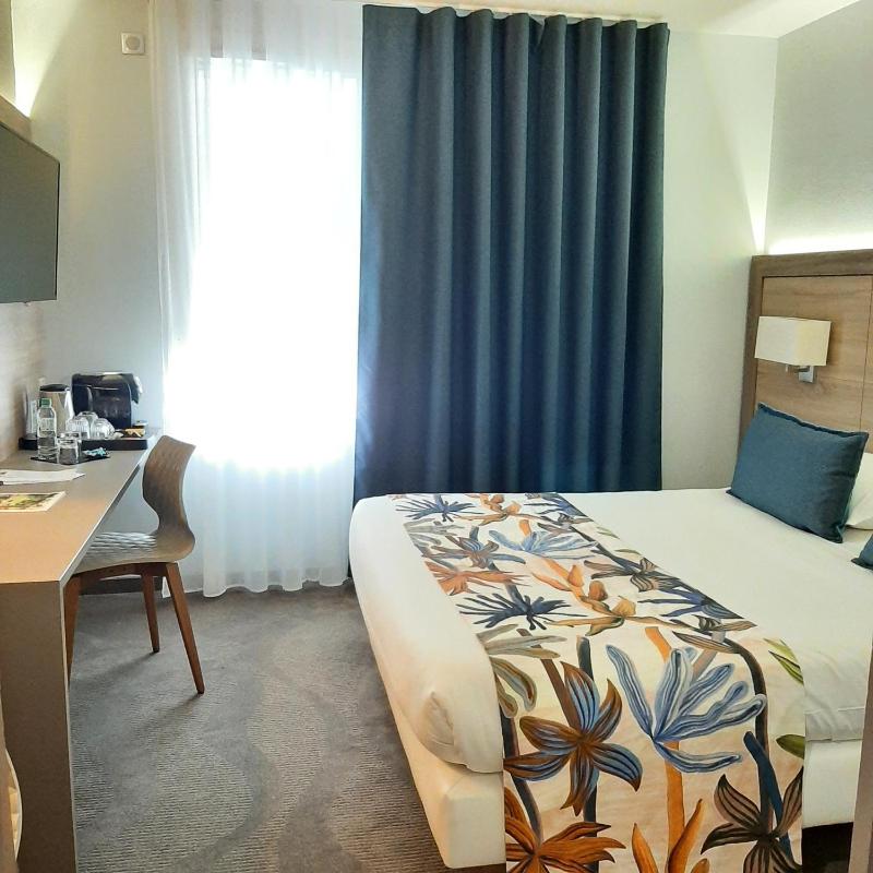 Two Connecting Double Rooms image 1