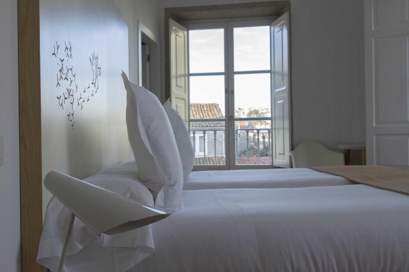 Double Room with Extra Bed image 4