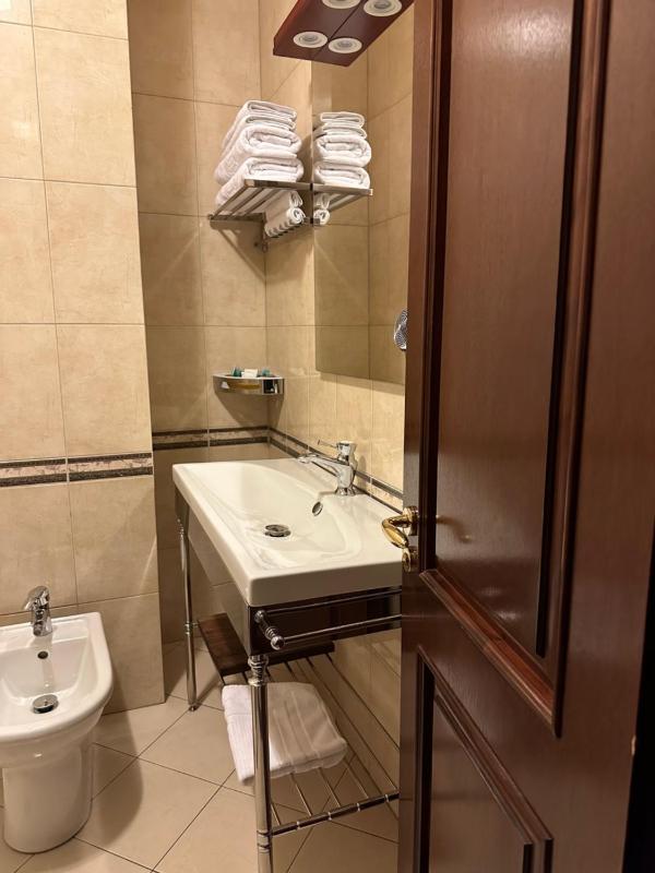Dinasty Hotel - image 11