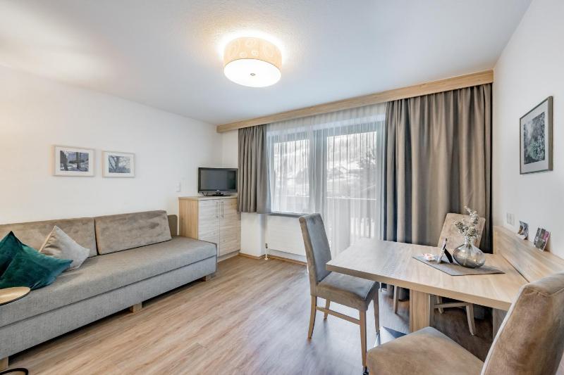 One-Bedroom Apartment with Balcony image 3