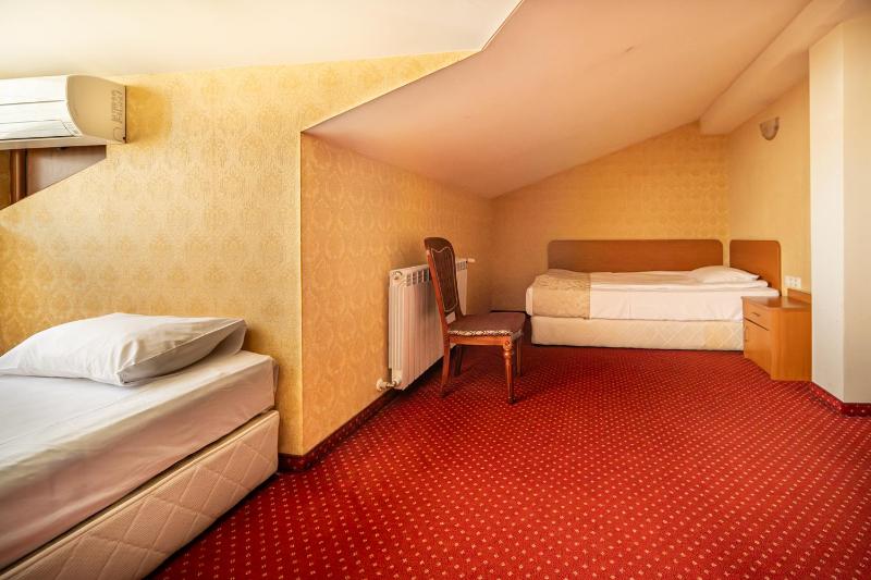 Suite - Top Floor (No Balcony) - Free Relax Zone image 3