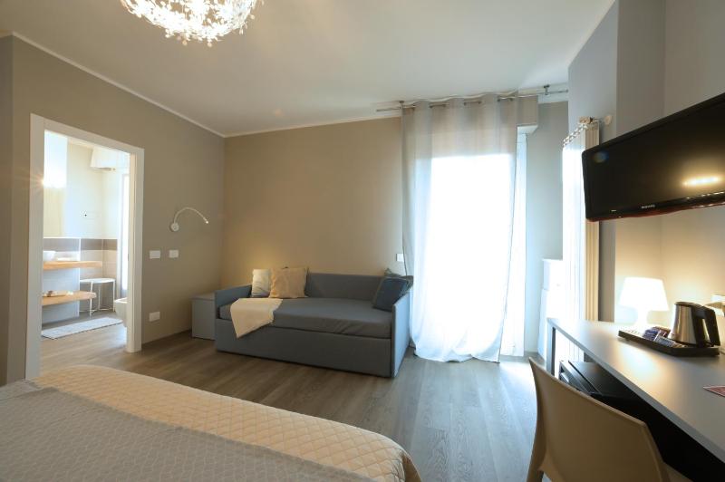 Family Room image 2