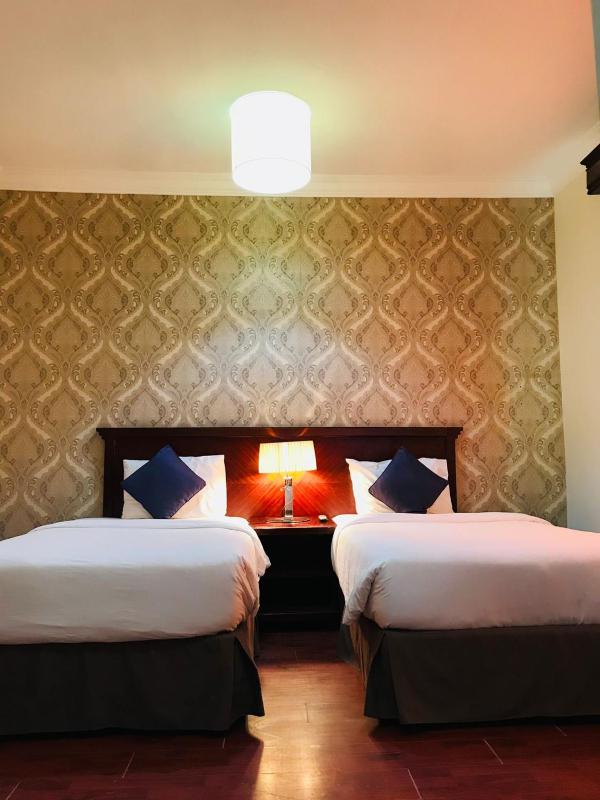 Twin Room with City View image 1