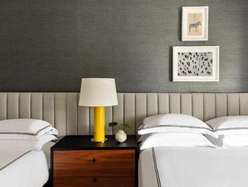 One-Bedroom Suite with Two Queen Beds image 4