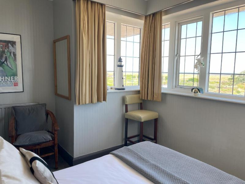 Double Room with Sea View image 2