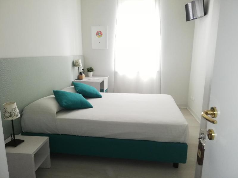 Small Double Room image 1