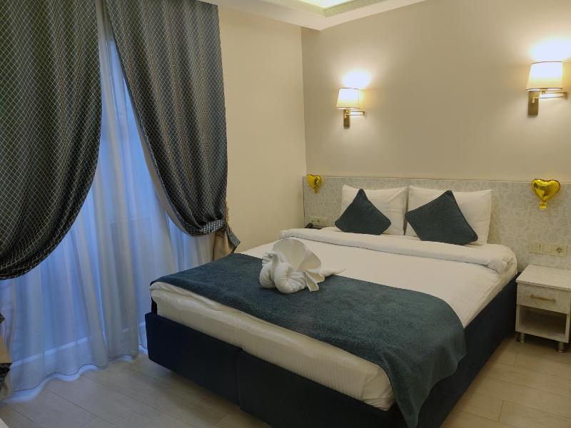 Standard Double Room image 1