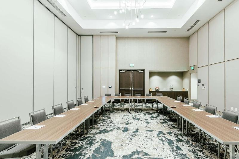 Hilton Garden Inn Denver-Union Station - image 2