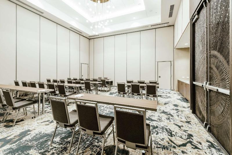 Hilton Garden Inn Denver-Union Station - image 42