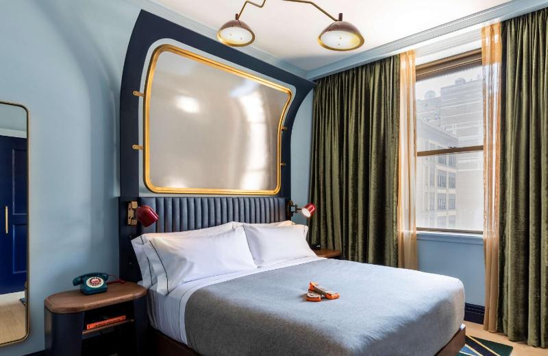 King Room with City View - Hearing Accessible image 4