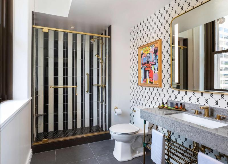 King Room image 2