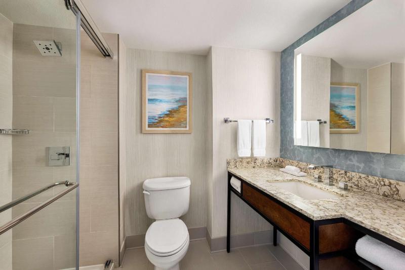 King Room with Ocean View image 2