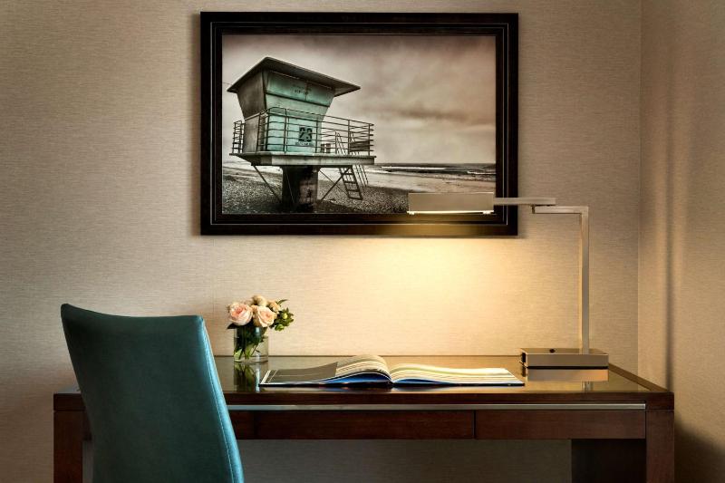 King Room with Ocean View and Balcony image 3