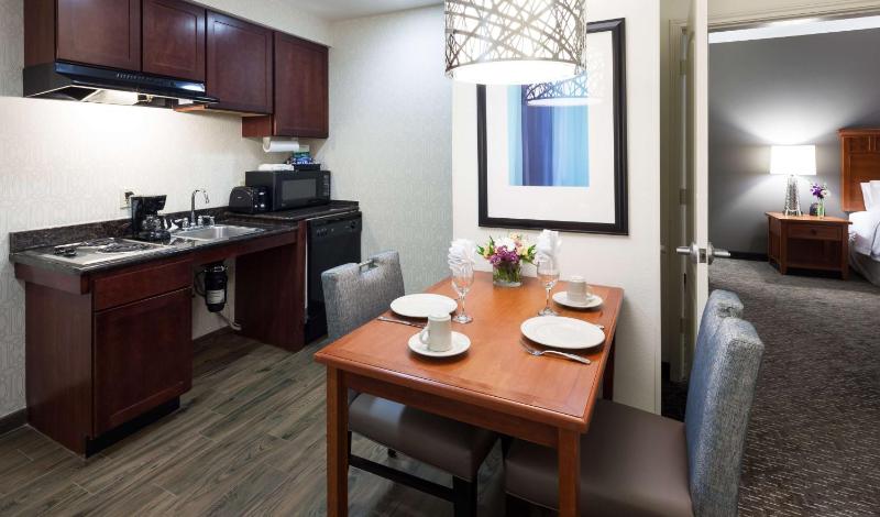 One-Bedroom King Suite - Non-Smoking image 4